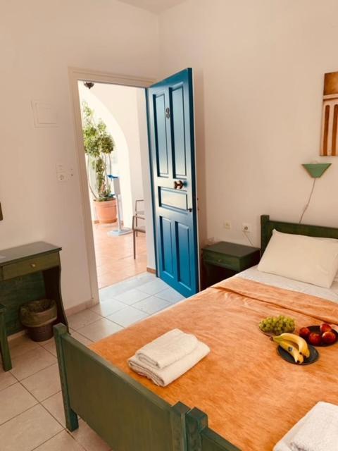 Manousos Rooms Adamantas  Екстериор снимка
