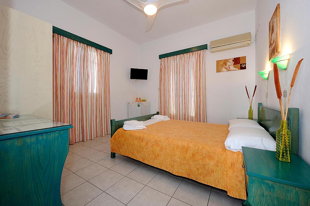 Manousos Rooms Adamantas  Екстериор снимка